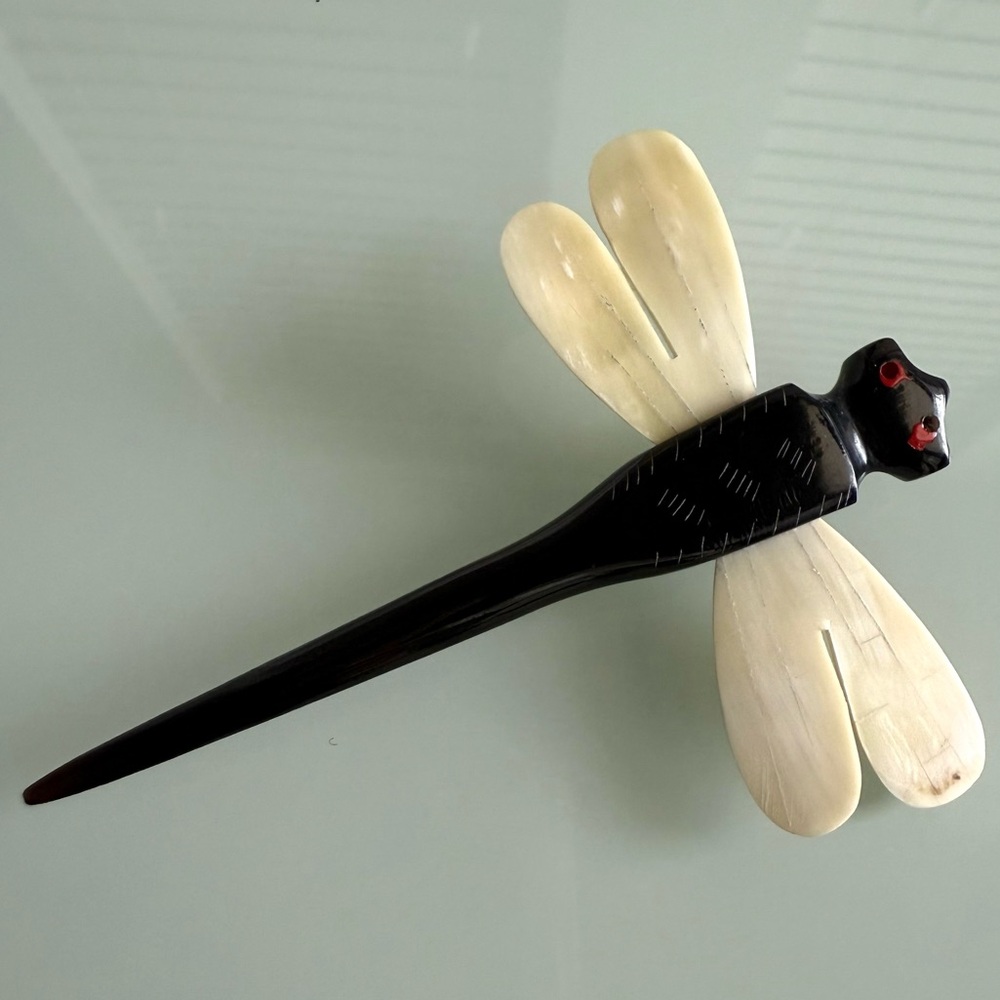 1950s Italian Black and Cream Dragonfly brooch - bone